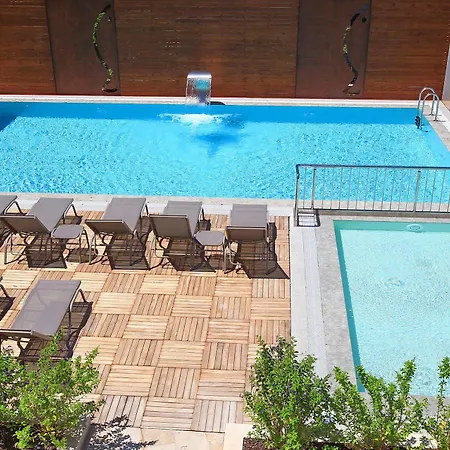 Ara Residences Apartamento *